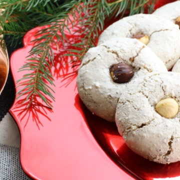 Light and nutty these hazelnut meringue cookies are perfect for the holidays.