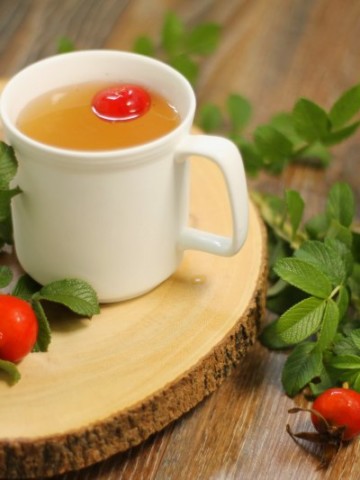 A tart and slightly fruity tea this wild rose hip tea is excellent for use in combating colds and flu's due to it's high Vitamin C content.