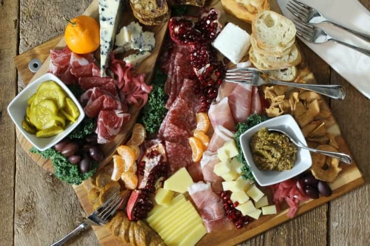 How To Assemble A Charcuterie Platter Like A Pro - Earth ...