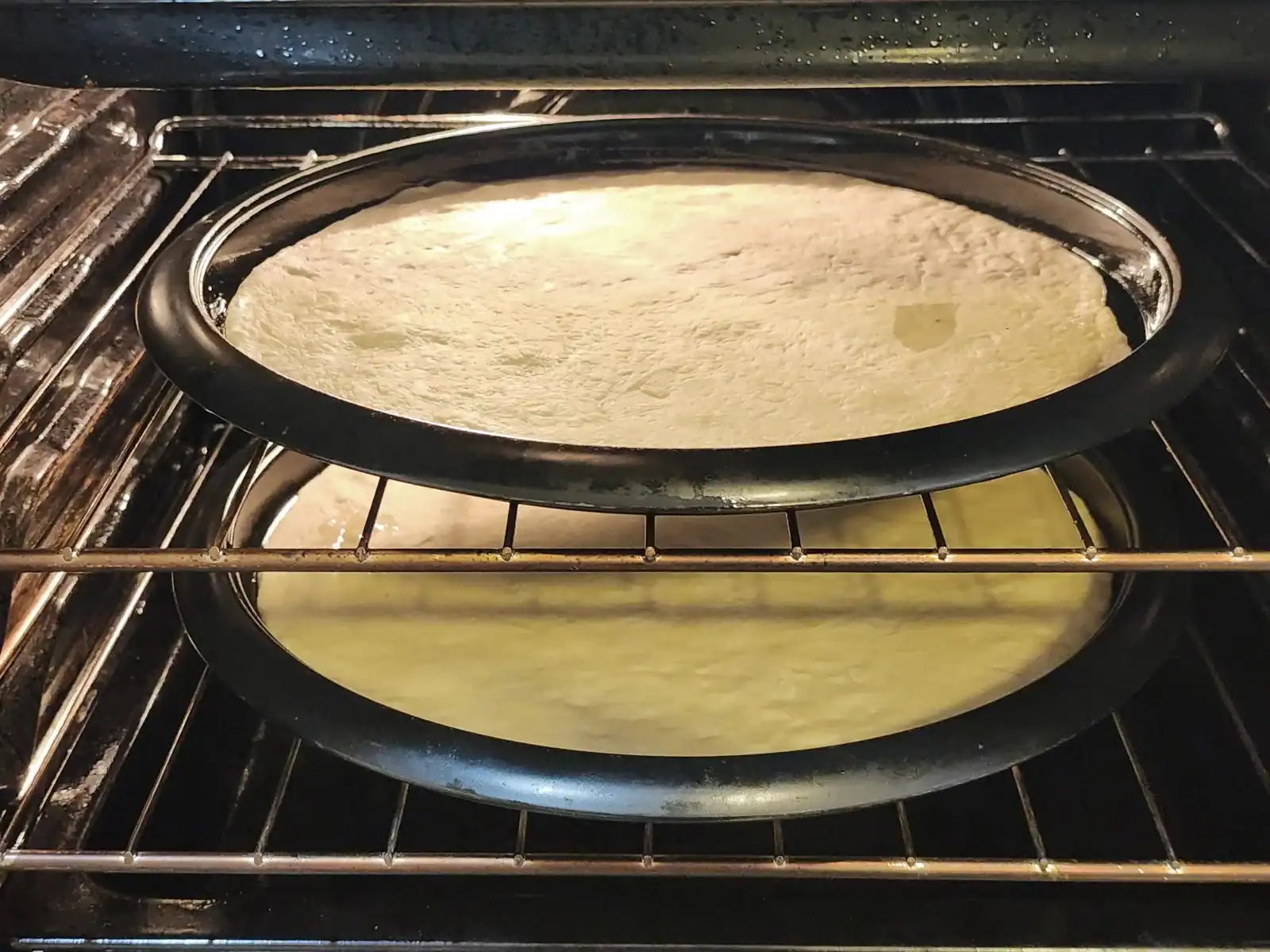 Prebaking homemade pizza bases