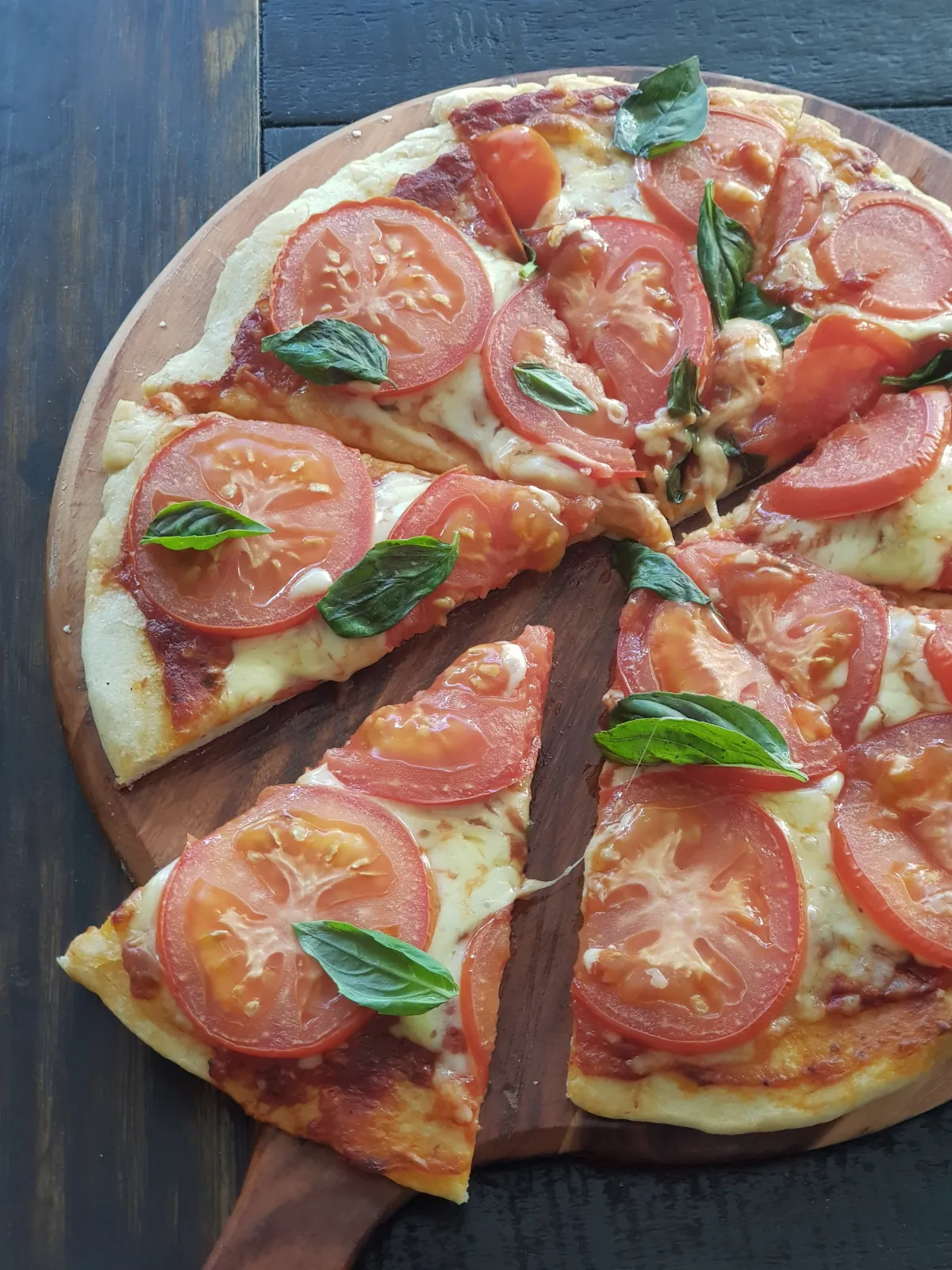 Margherita pizza topping